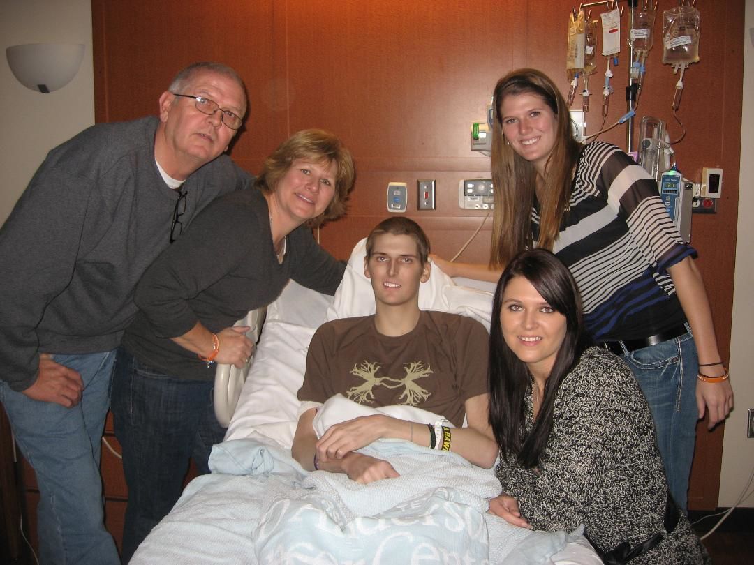 Jeff Smith, Brett&#8217;s dad (from left), Carmen Smith, Brett&#8217;s mom, Brett, Becca Dicus and Katie Smith, Brett&#8217;s sisters.