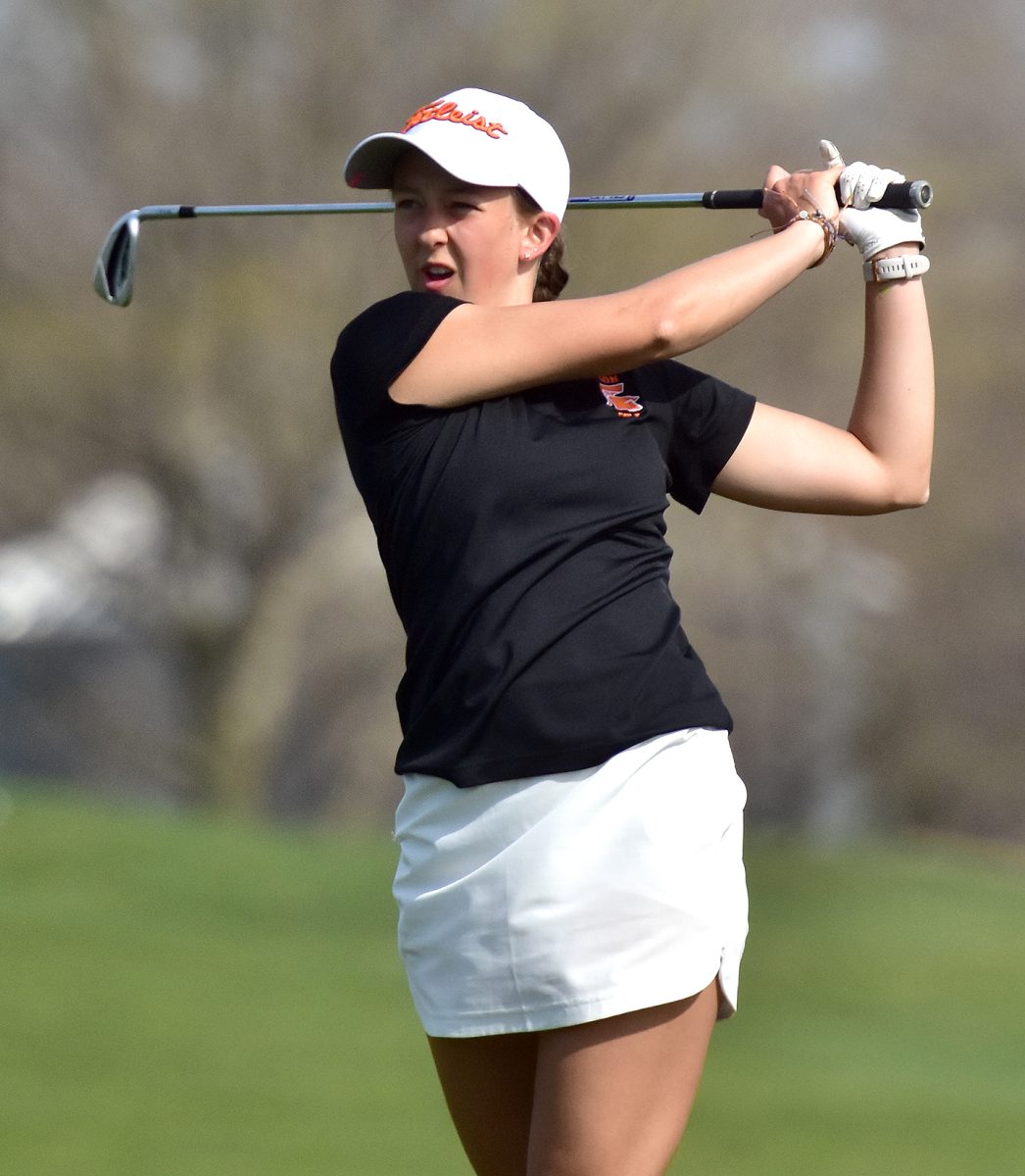 Lilly Houtakker, shown here teeing off at Saddleback Ridge, won twice last week, first at Williamsburg and then at home, and both with 40.