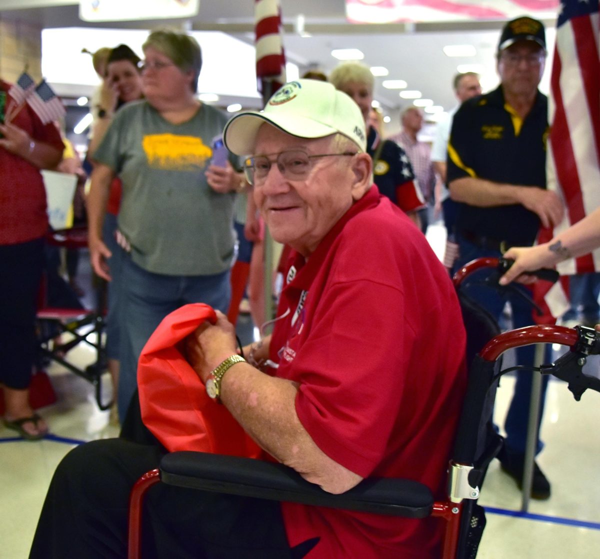 Solon’s Gene Greazel was among nearly 90 local veterans who spent last Wednesday touring war memorials in Washington, D.C. on the 55th Eastern Iowa Honor Flight. The flight returned to the Eastern Iowa Airport (Cedar Rapids) around 10:00 p.m. where the veterans were greeted by family, friends, and hundreds of supporters.