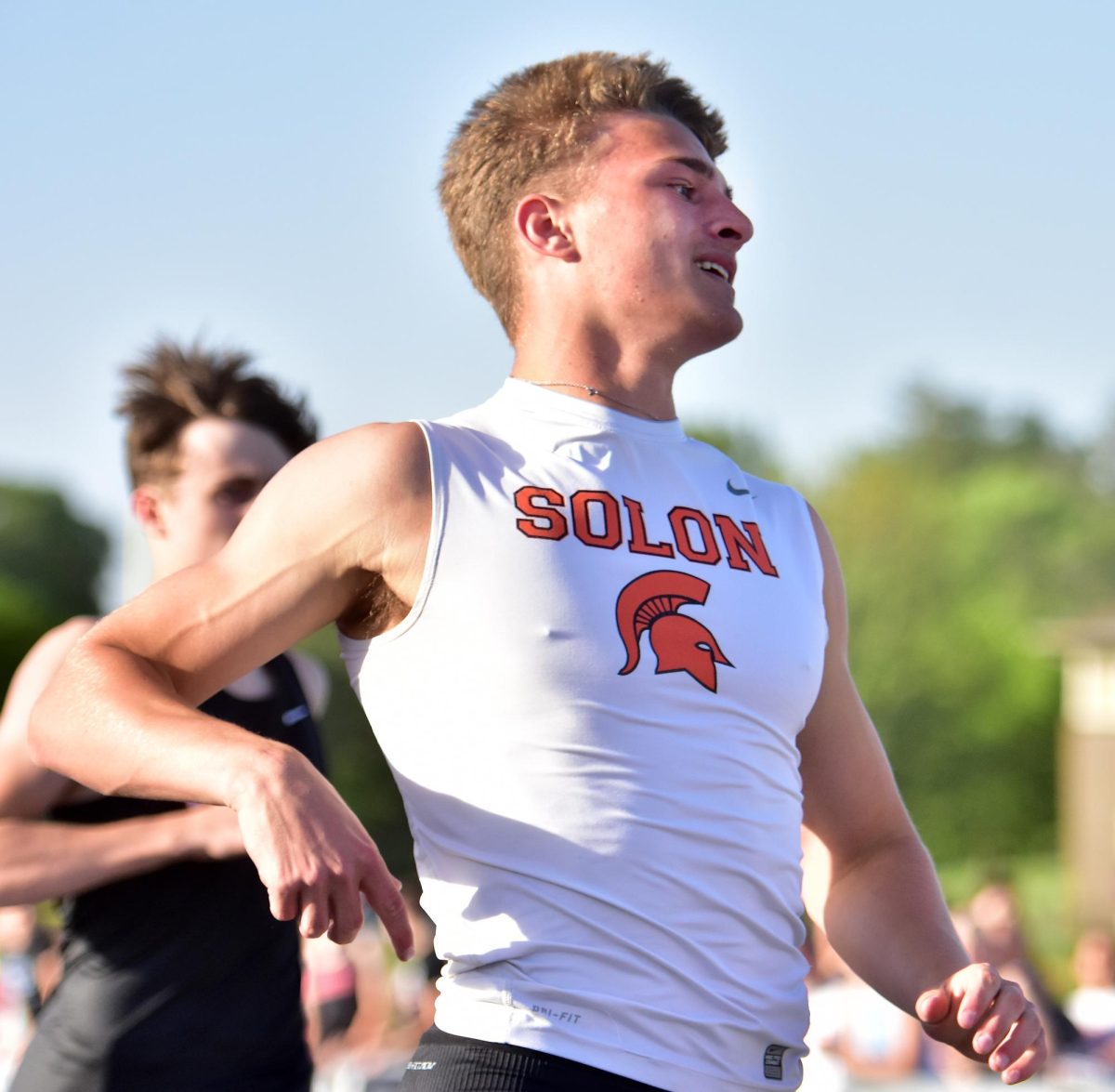 Eli Kampman qualified on
time for the 2025 Class
3A State Coed Meet this
week in the 200-meter
dash Thursday, May 15,
in Mount Vernon with a
3rd place finish in 23.10.
He also took 3rd in the
100-meter dash (shown
here) in 11.49.