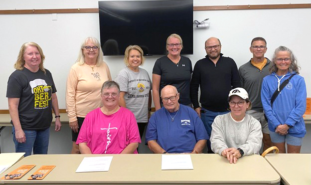 Representatives of Solon’s support, transport, senior dining, news, advocates and food pantry meet to discuss senior needs Monday, October 13. Back Row: Amy Runge, Cindy Jensen, Stephanie Bell, Jill Weetman, Cole Gabriel, Doug Tuetken, Elaine Claude Front Row: Karen McFarland-Miller, John McFarland, Joyce Cook