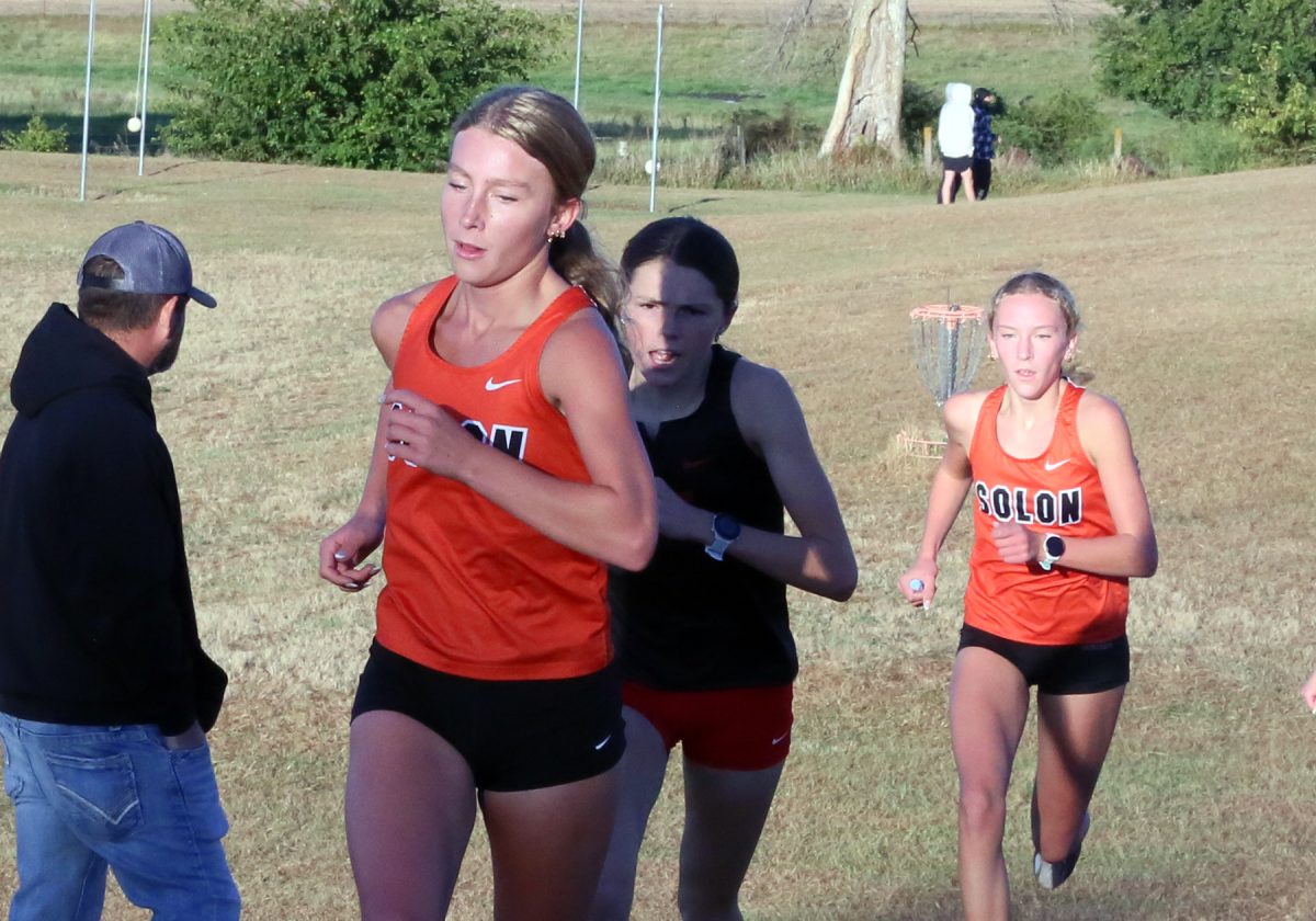 Falyn Svalstad and Addison Seamans were the first two Lady Spartans across the finish line at North Linn’s Bob Mudd Lynx Invitational Saturday, October 11. Svalstad took third in 19:32.5 while Seamans was fifth in 19:52.3 with PR’s for both as Solon won the varsity girls race.