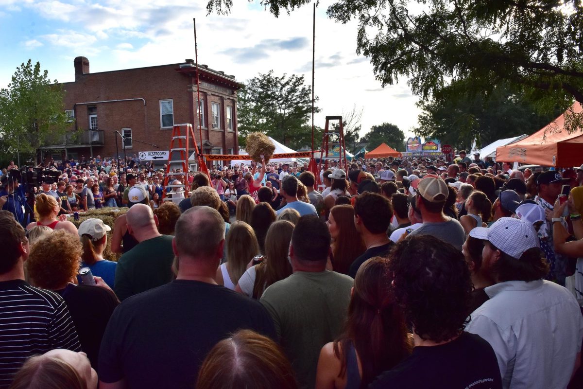 Main Street is typically packed shoulder to shoulder during the annual Solon Beef Days Hay Bale Toss Friday evening. Last year, the jam-packed crowd watched history being made again as U of I football player Kade Pieper defended his 2024 Championship and survived a final showdown against Wayne Seagren with a 13’ toss to retain his title in a ‘two-peat.’
Who will win this year? Find out Friday, July 17. The action starts at 7 p.m. on Main Street.